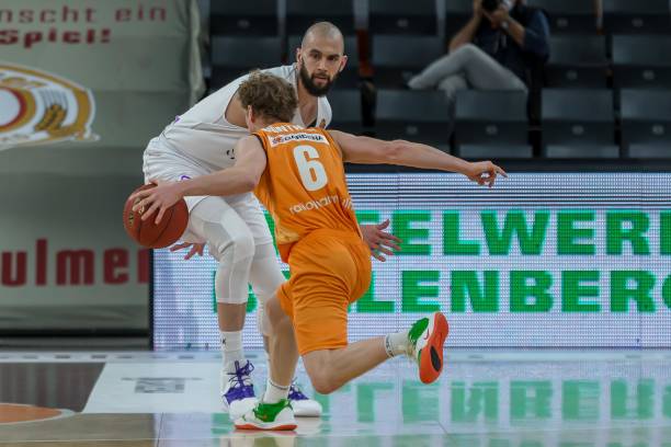 卡扎这样的 卡扎这样的