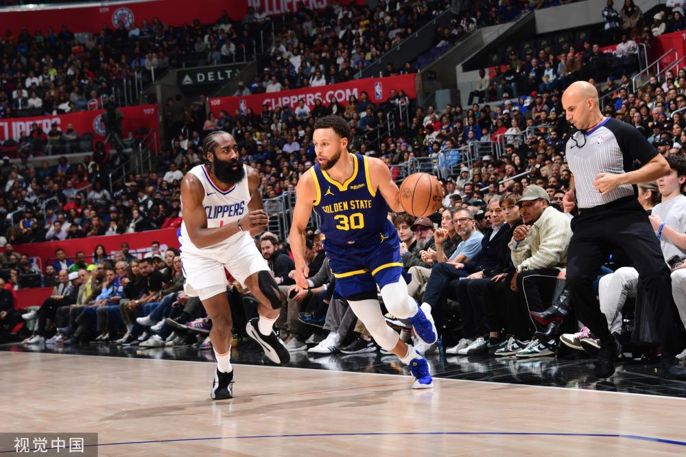 总决赛的竞 总决赛的竞