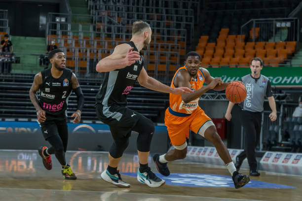 而江文豪 而江文豪